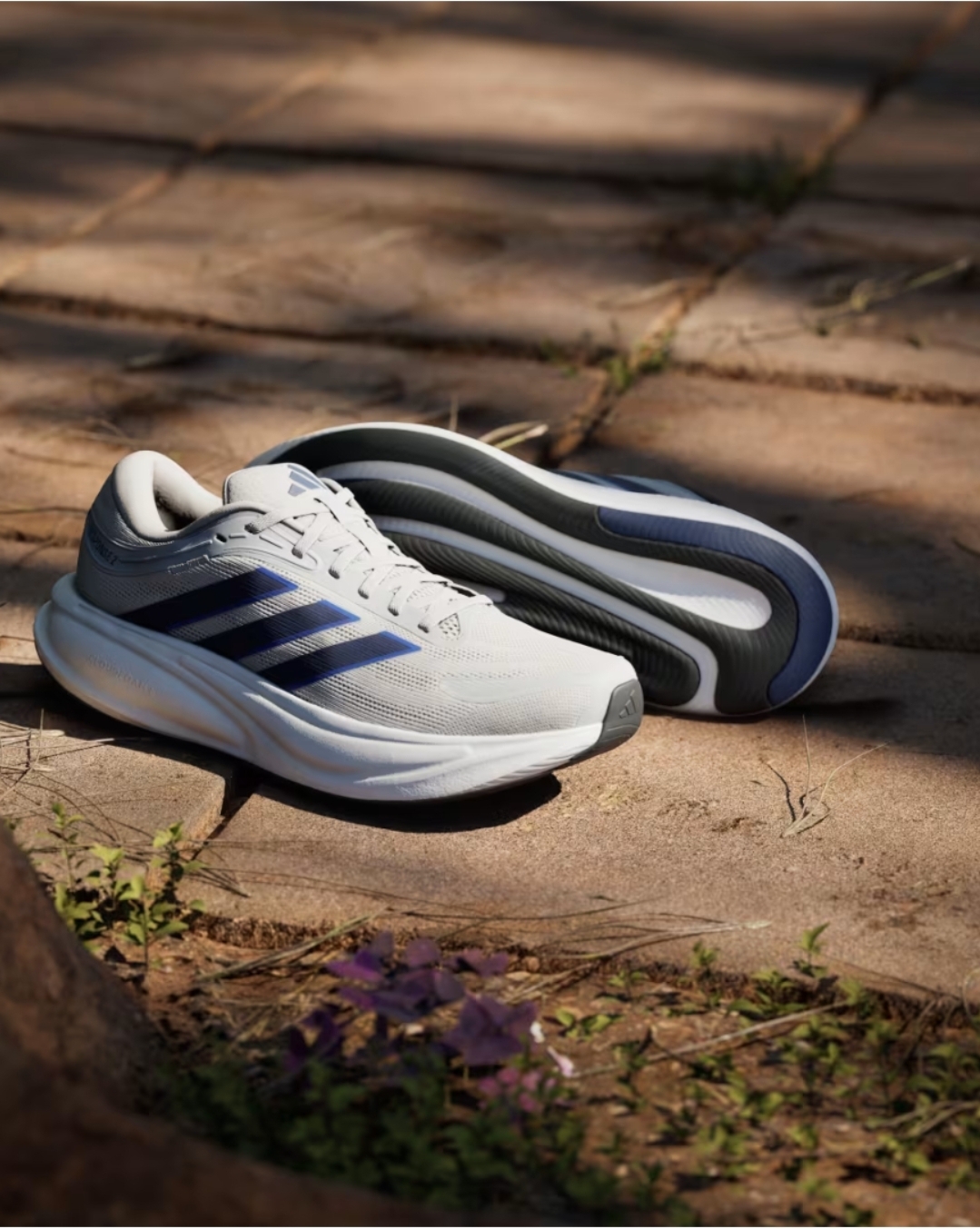 Tenis Adidas blanco gris